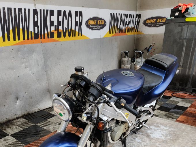 SUZUKI RGV 4