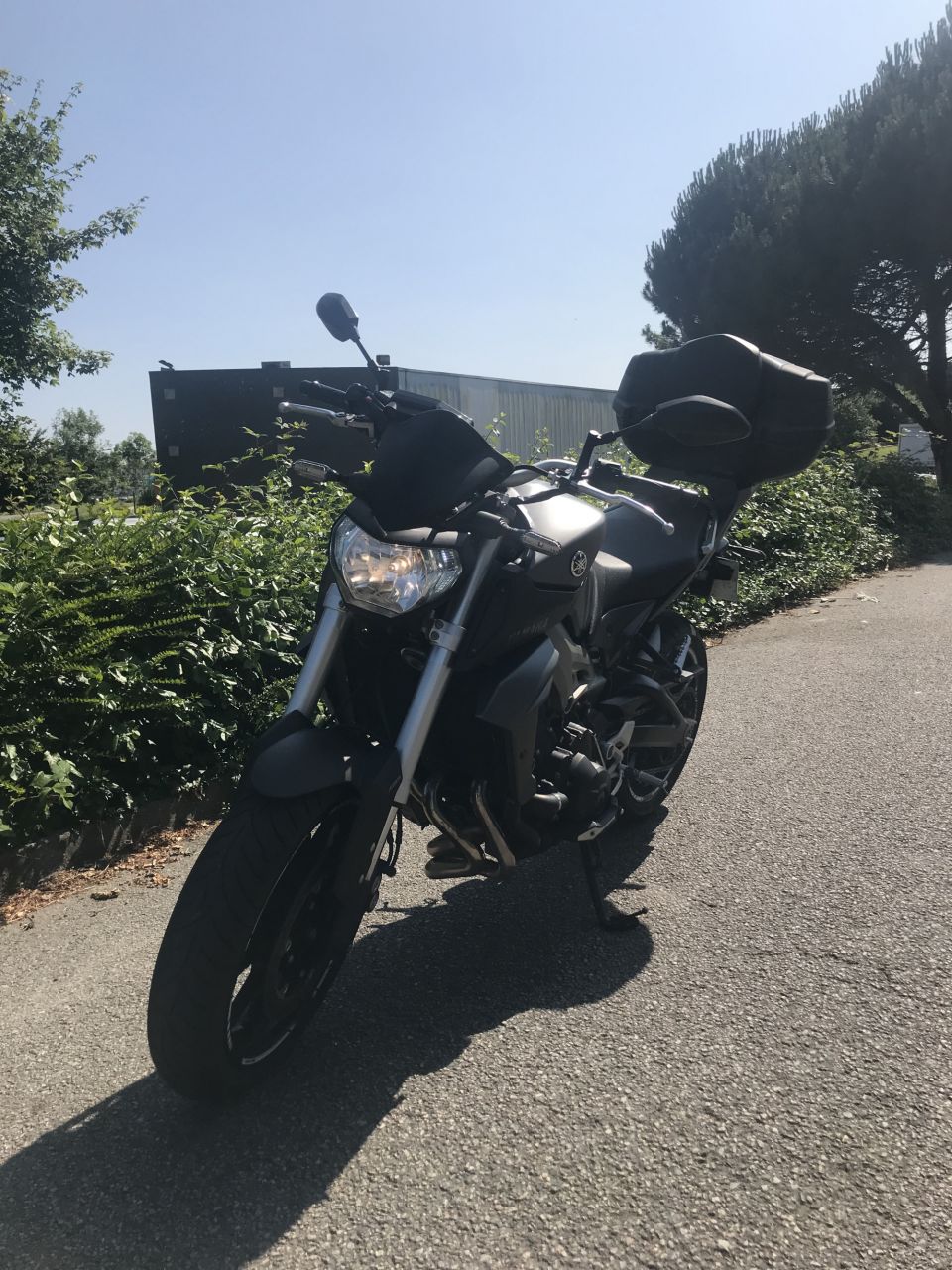 YAMAHA MT-09 4