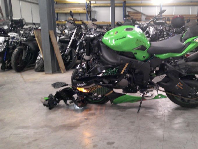 KAWASAKI ZX-6R 636 4