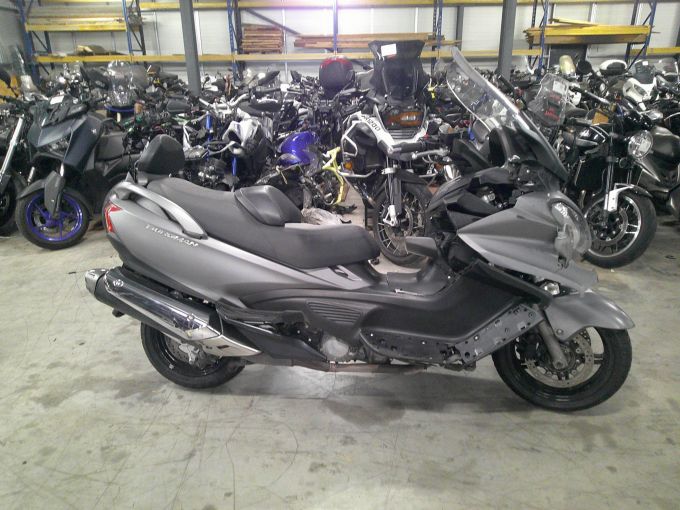 SUZUKI BURGMAN 650 4