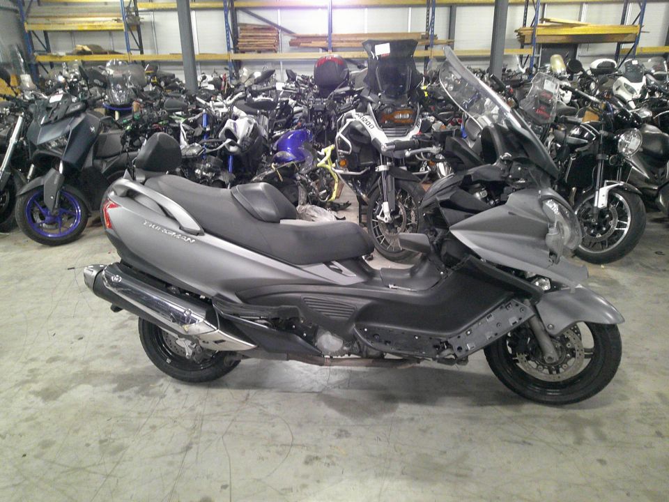 SUZUKI BURGMAN 650 4