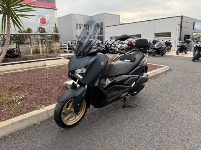 YAMAHA X-MAX IRON 300 4