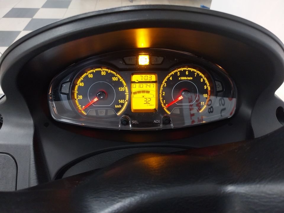 SUZUKI BURGMAN 125 ABS 4