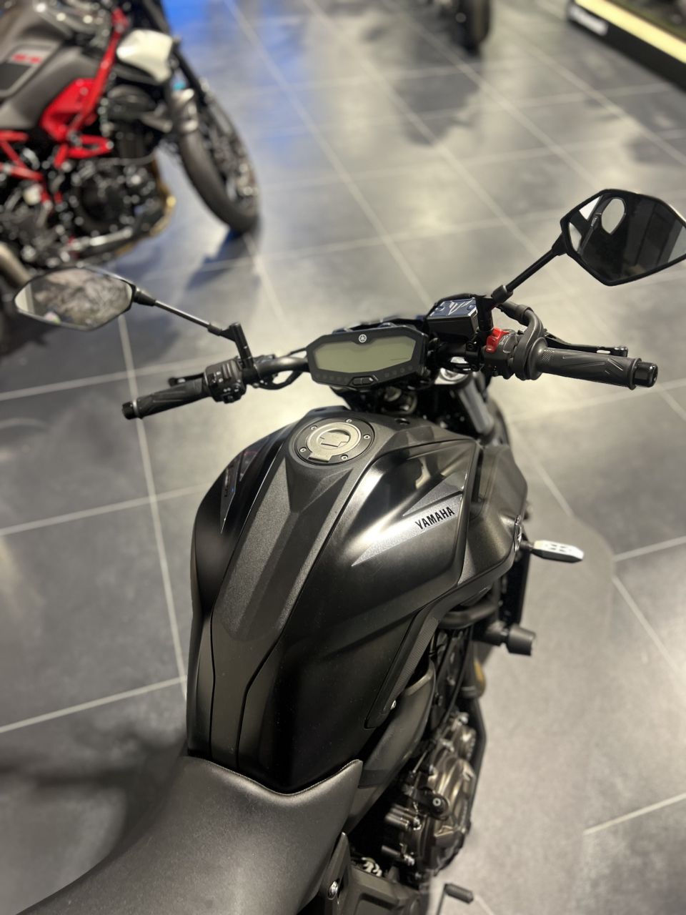 YAMAHA MT-07 (47.5CV) 4
