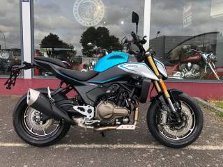 QJ MOTOR SRK 550 - 2025