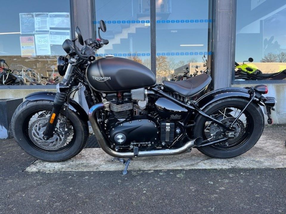 TRIUMPH Bonneville Bobber 1200 4