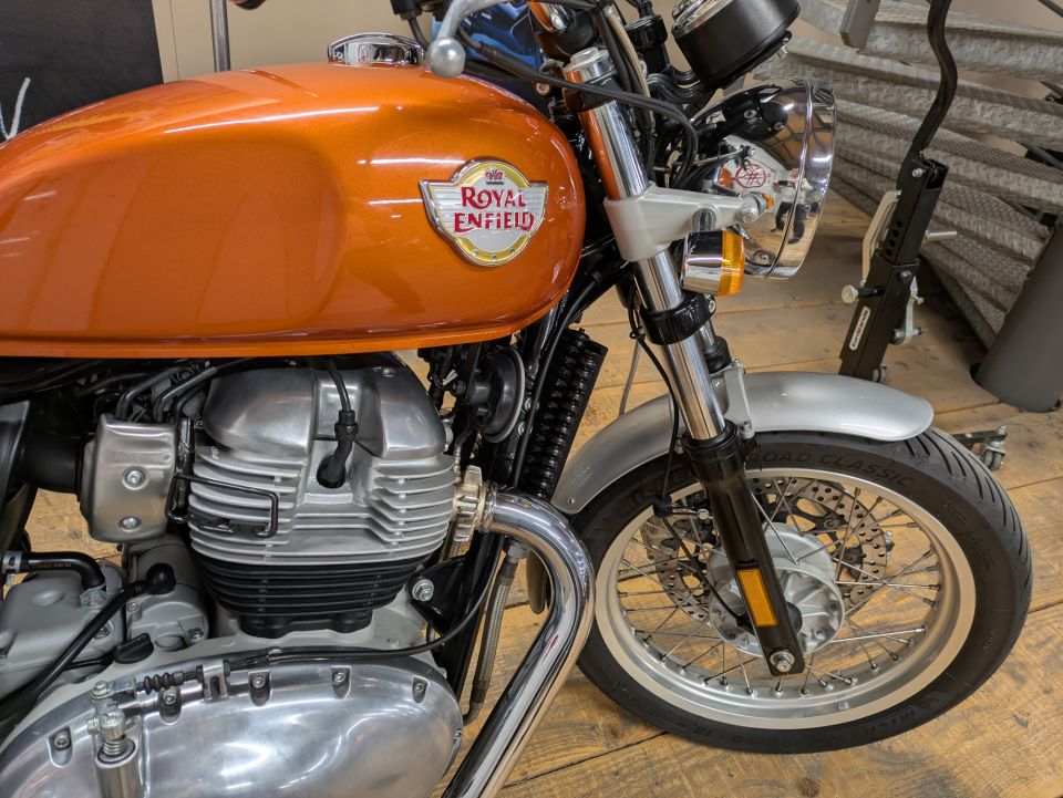 ROYAL ENFIELD INTERCEPTOR 4