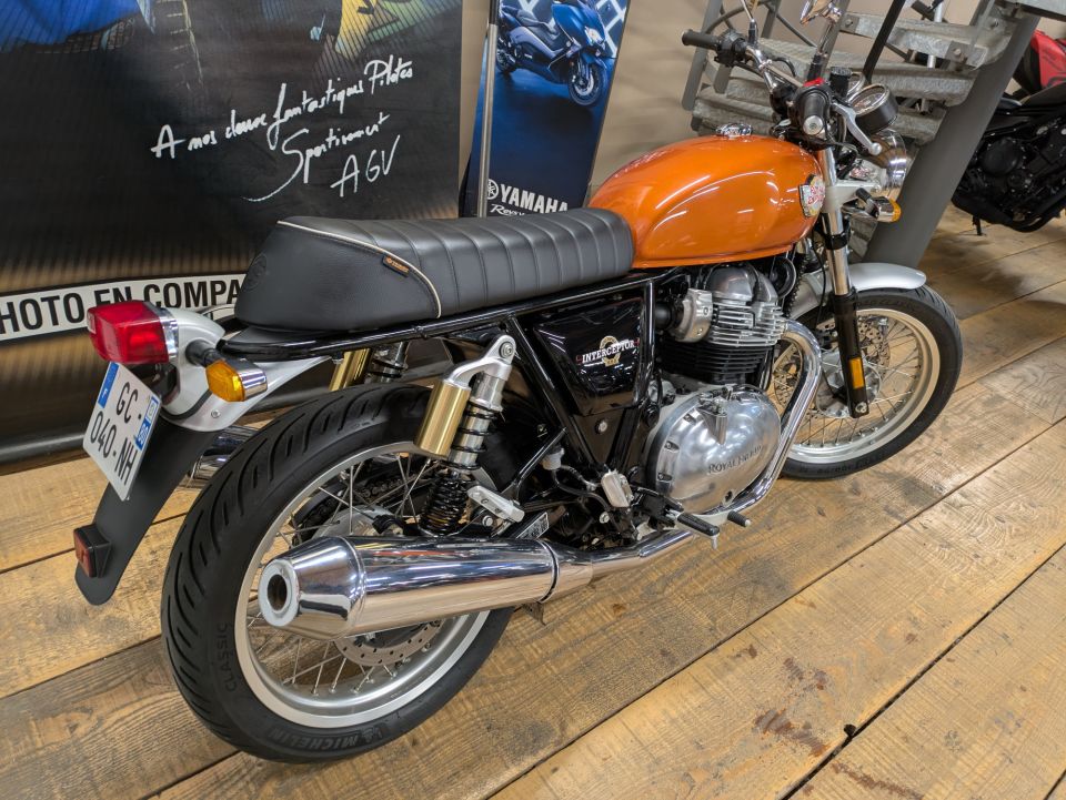 ROYAL ENFIELD INTERCEPTOR 4