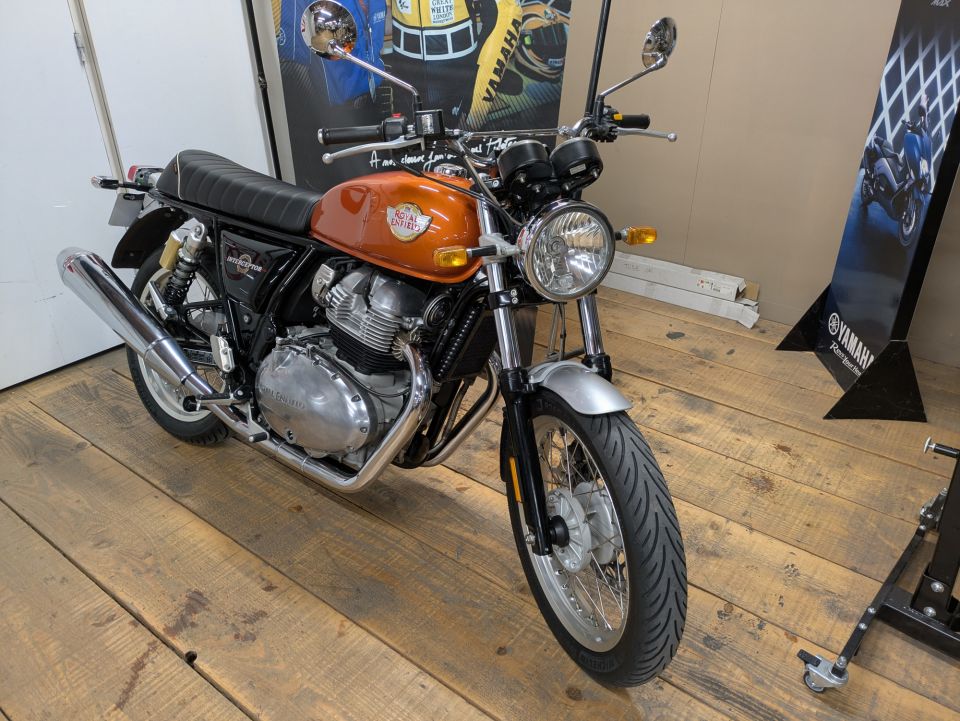 ROYAL ENFIELD INTERCEPTOR 4