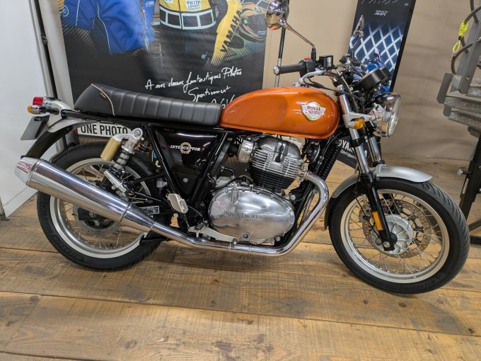 ROYAL ENFIELD INTERCEPTOR 4