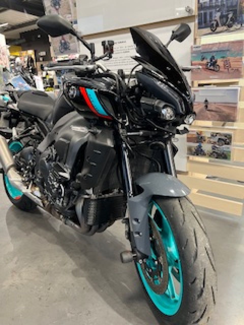 YAMAHA MT-10 4
