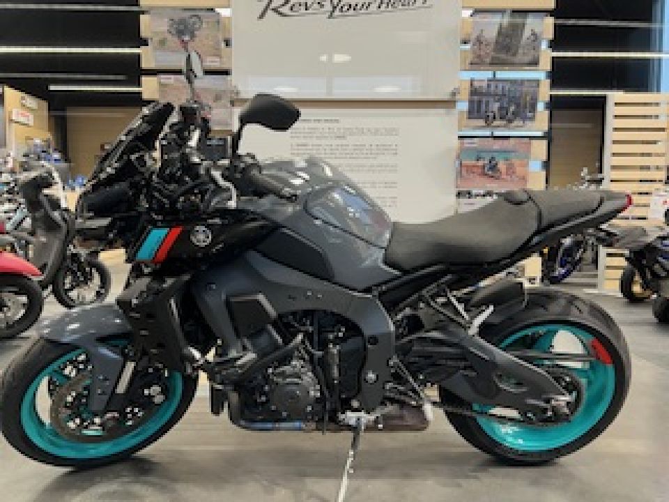 YAMAHA MT-10 4