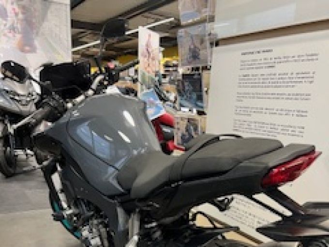 YAMAHA MT-10 4