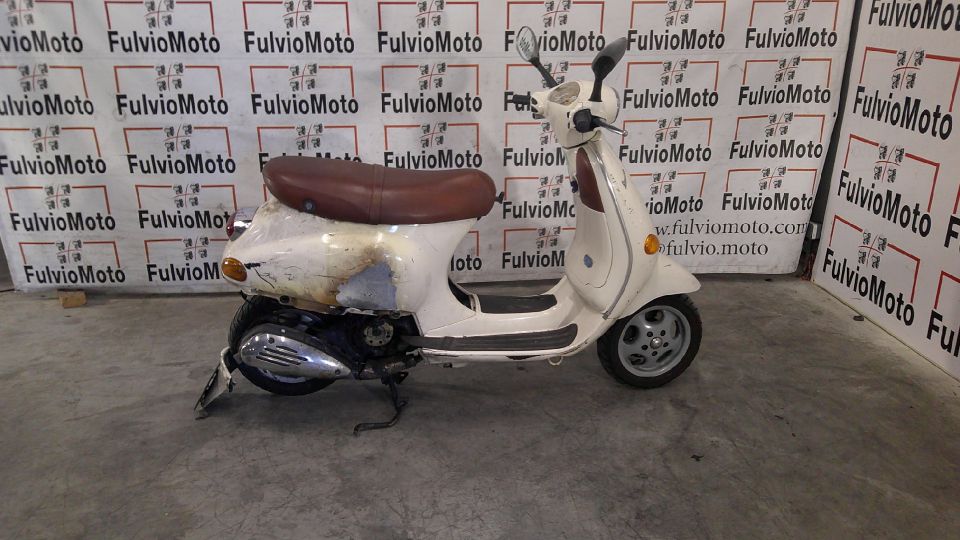 VESPA ET4 4