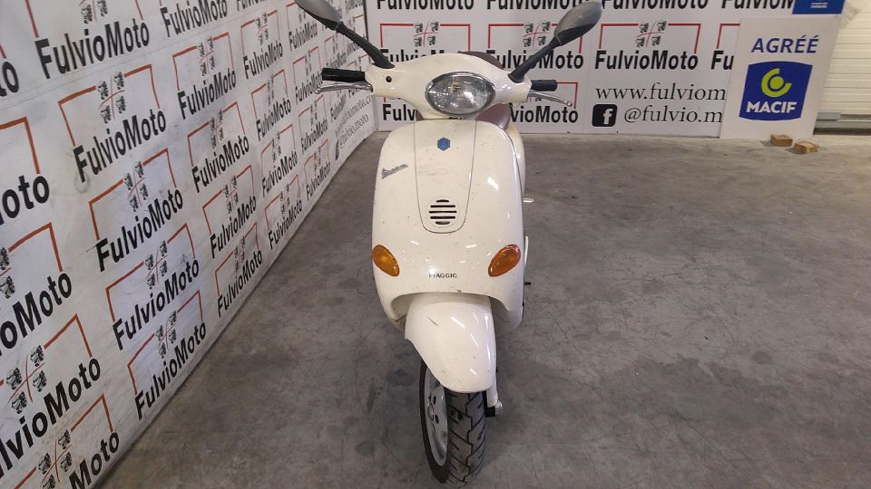 VESPA ET4 4
