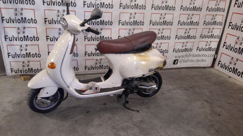 VESPA ET4 4