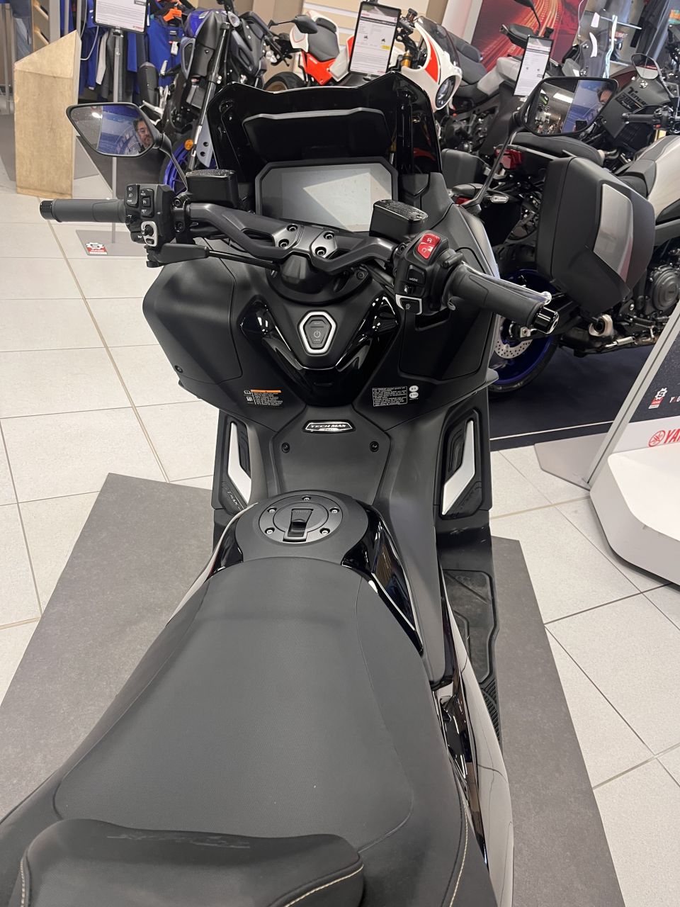 YAMAHA XP T-MAX 560 TECH MAX 4