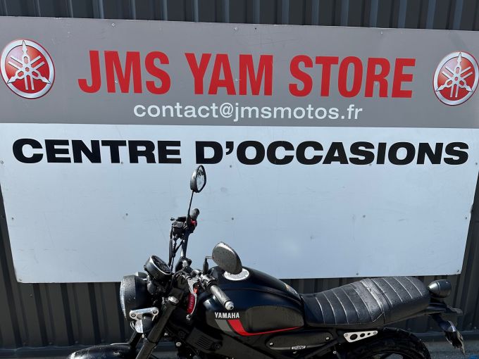 YAMAHA XSR 125 4