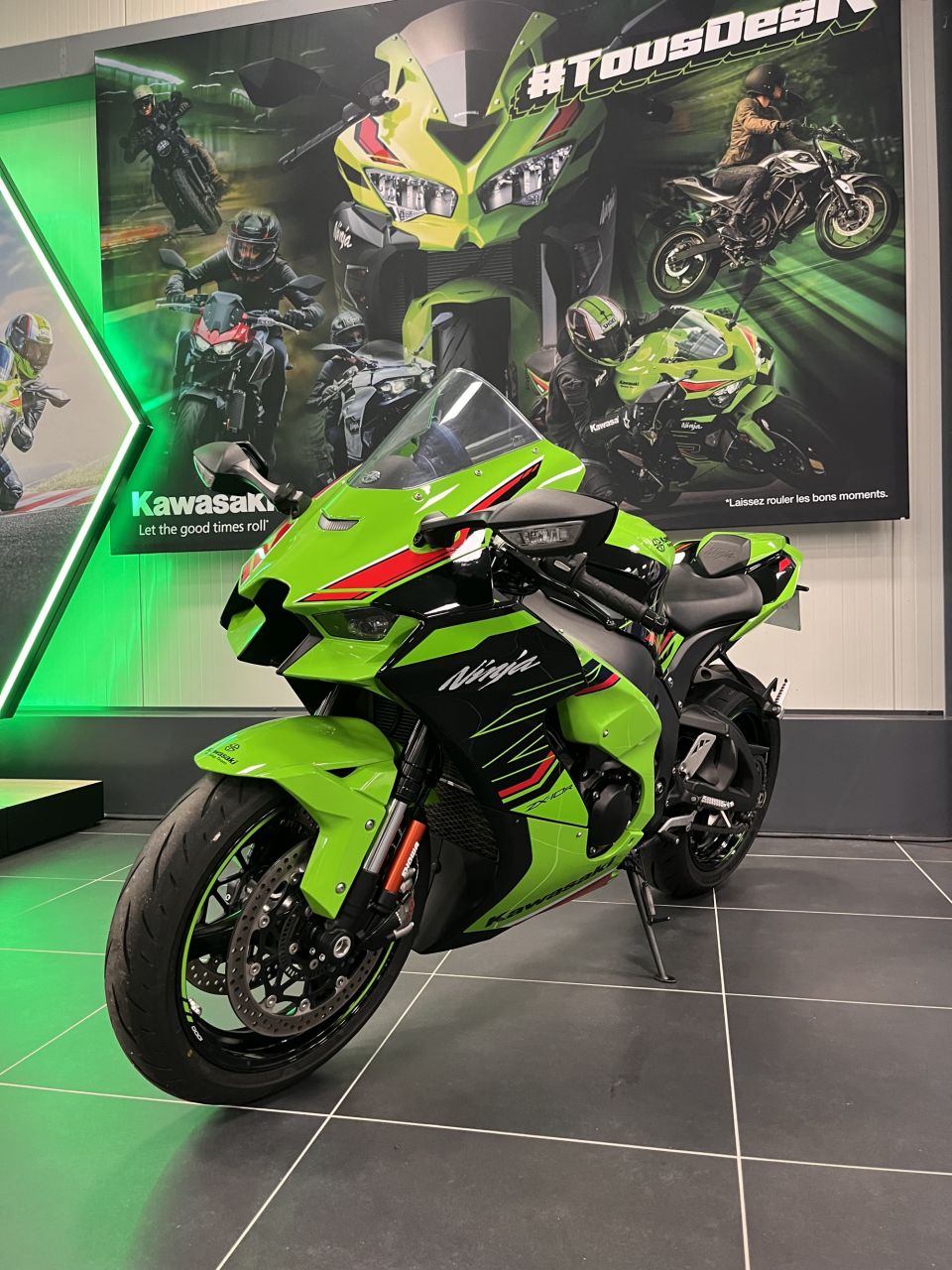 KAWASAKI ZX-10R 4