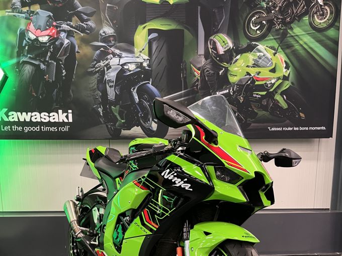 KAWASAKI ZX-10R 4