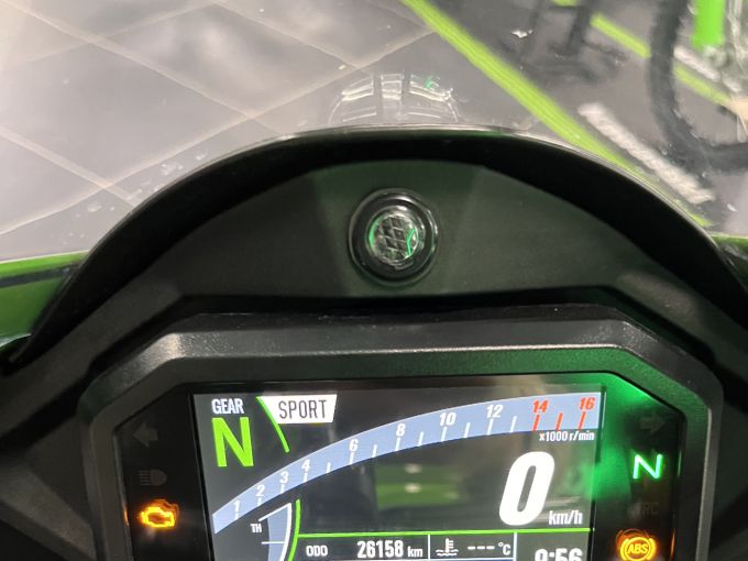 KAWASAKI ZX-10R 4