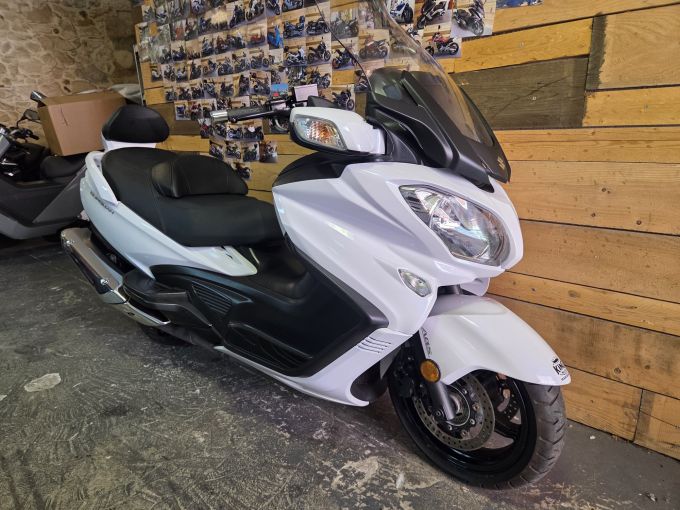 SUZUKI BURGMAN 650 4