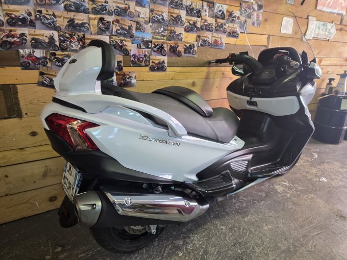SUZUKI BURGMAN 650 4