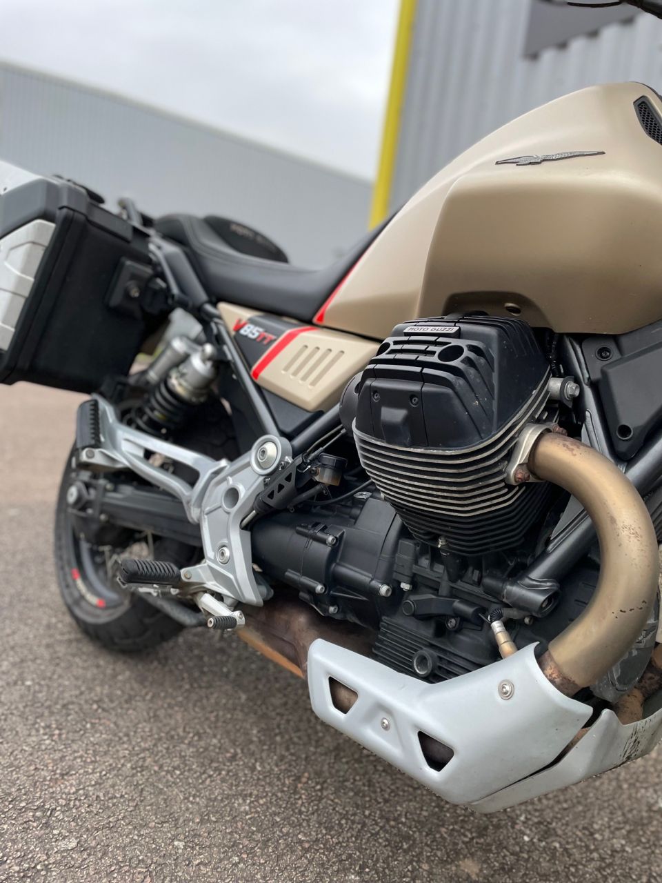 MOTO GUZZI V85 TT TRAVEL PACK 850 4