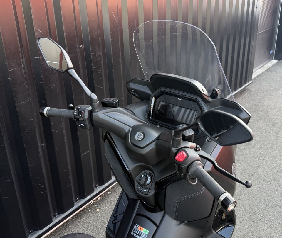 YAMAHA XMAX 125 TECH MAX 4