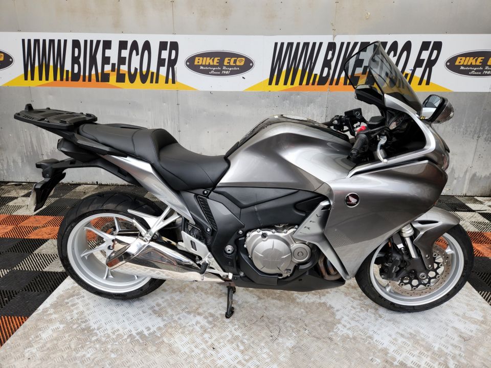 HONDA VFR 1200 F 4