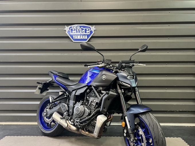 YAMAHA MT-07 4