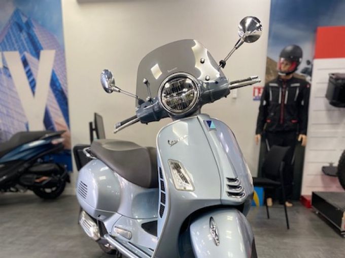 VESPA GTS 125IE SUPER 4