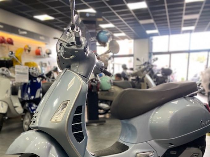 VESPA GTS 125IE SUPER 4