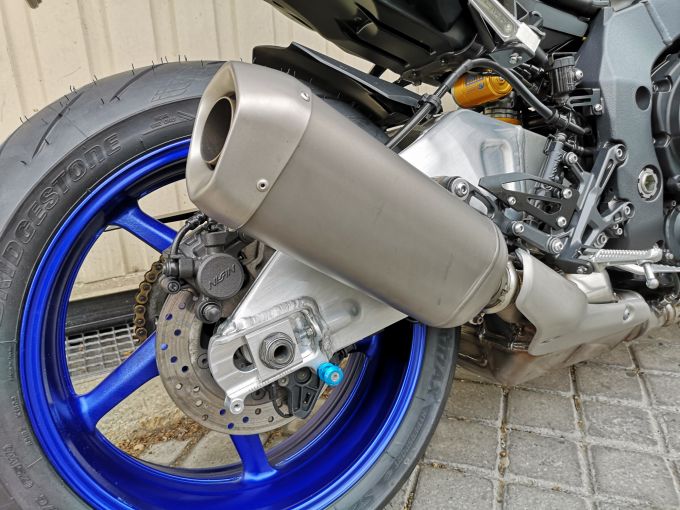 YAMAHA MT-10 SP 4