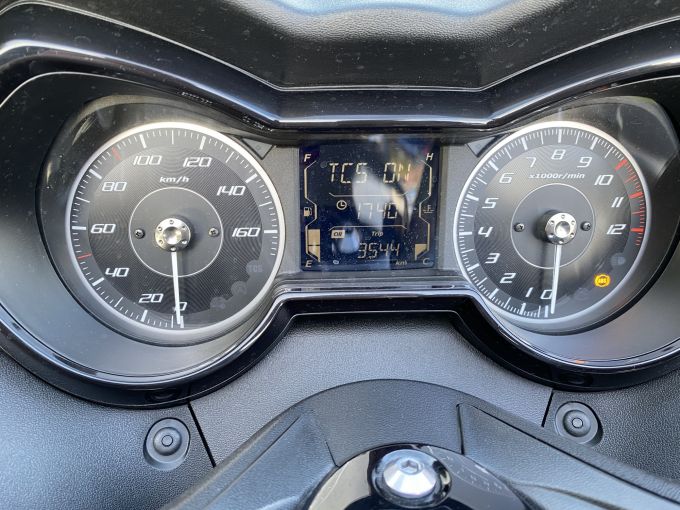 YAMAHA XMAX 125 TECH MAX 4