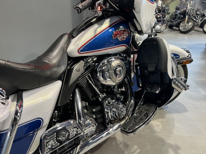 HARLEY-DAVIDSON TOURING ELECTRA GLIDE 1584 ULTRA CLASSIC 4