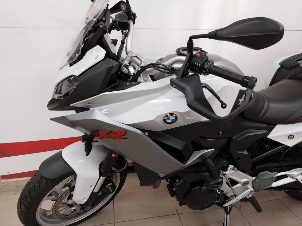 BMW F900XR 4