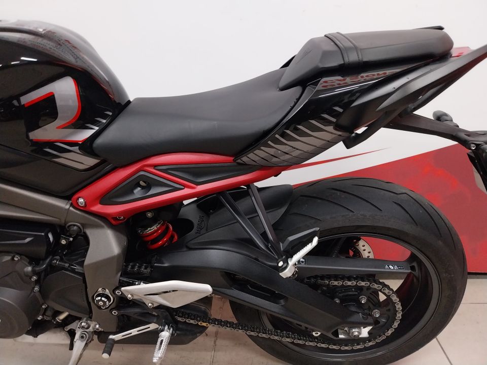 TRIUMPH STREET TRIPLE 765 RS 4