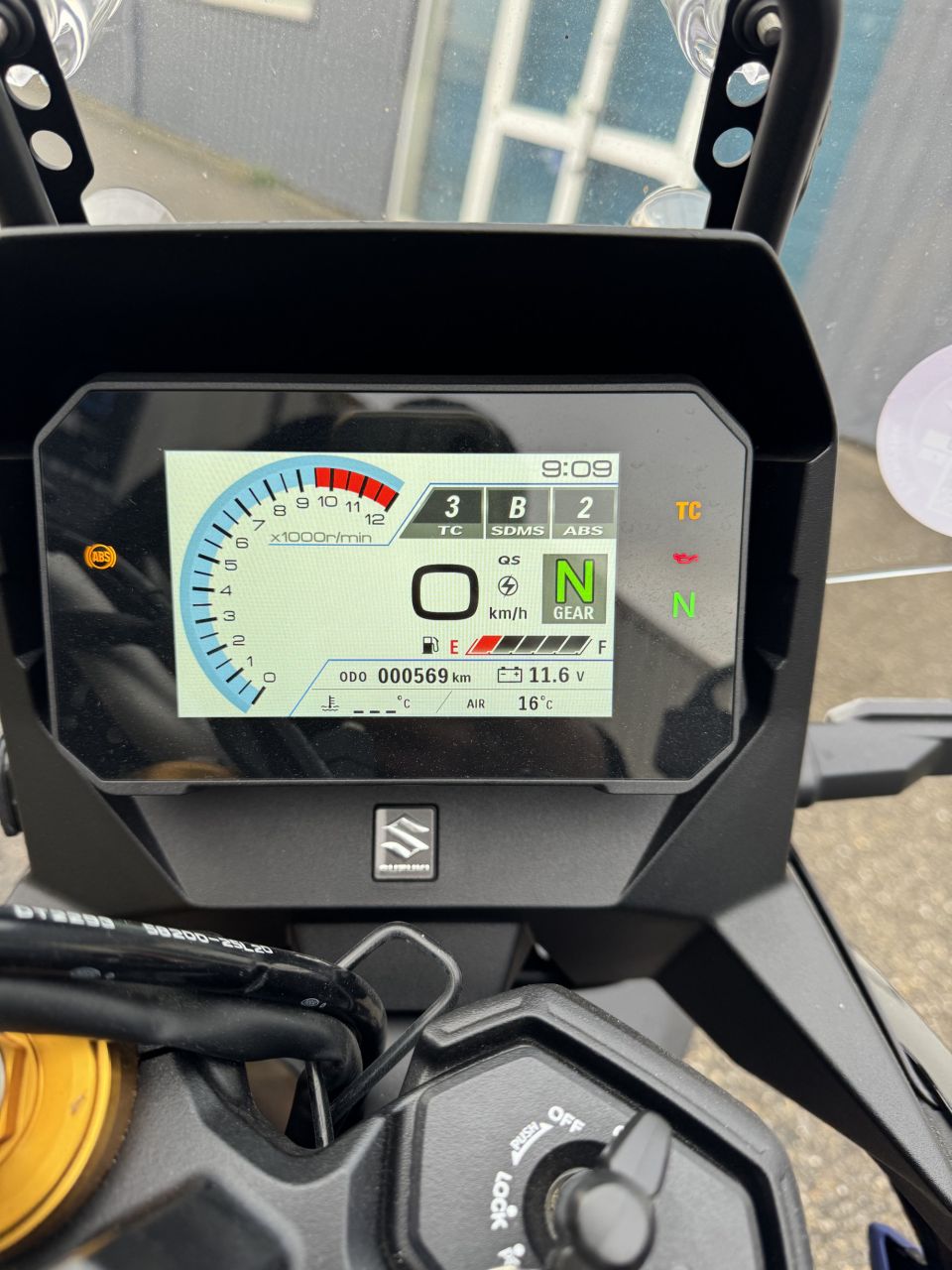 SUZUKI DL V-STROM 800DE 4