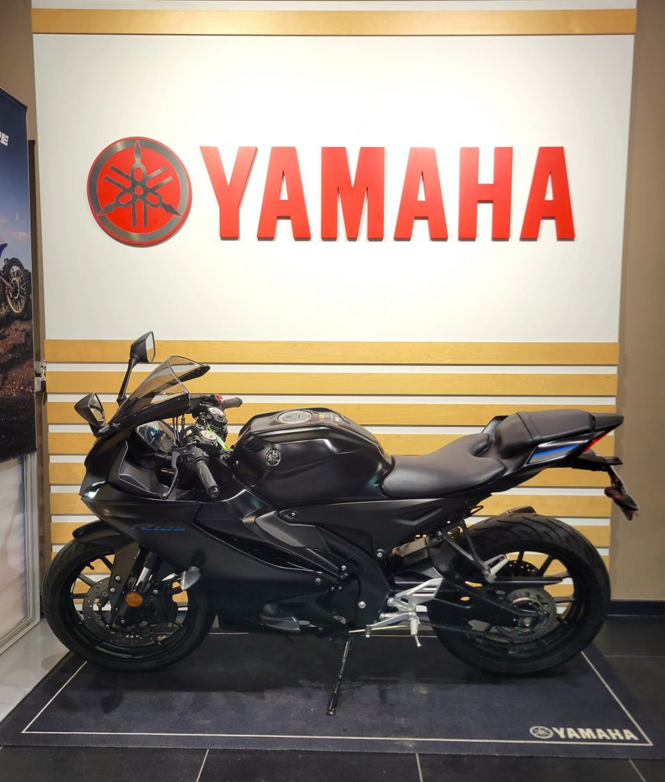 YAMAHA YZF-R 125 4