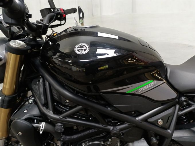 BENELLI 752s 4