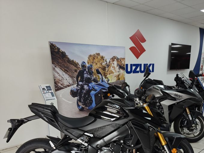 SUZUKI GSX-S 1000 4