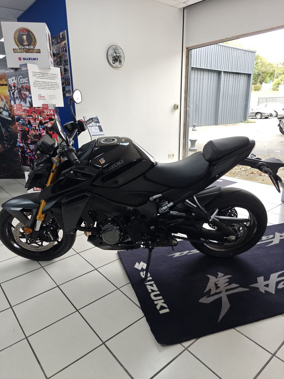 SUZUKI GSX-S 1000 4