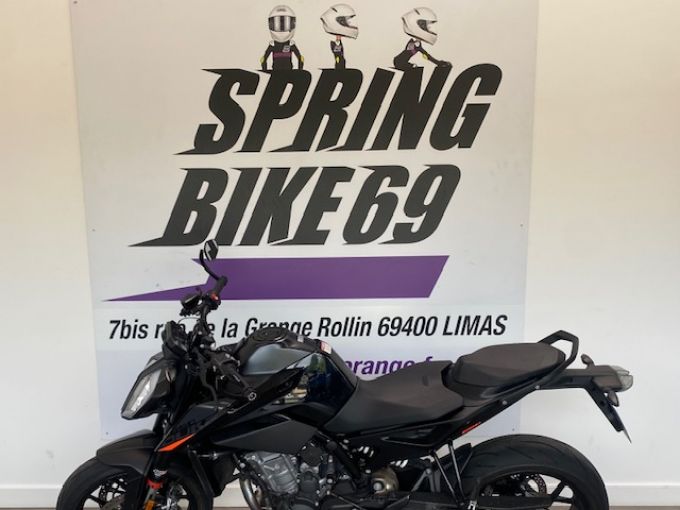 KTM 890 DUKE 4
