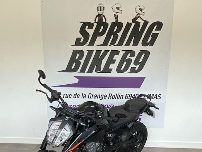KTM 890 DUKE 4