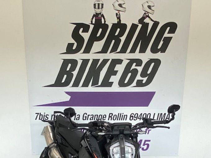 KTM 890 DUKE 4