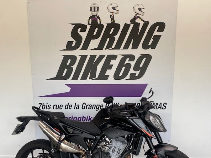 KTM 890 DUKE 4