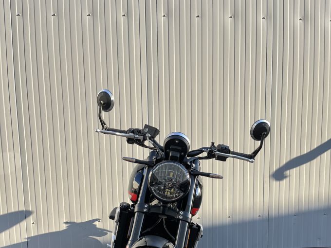 TRIUMPH TRIDENT 660 4