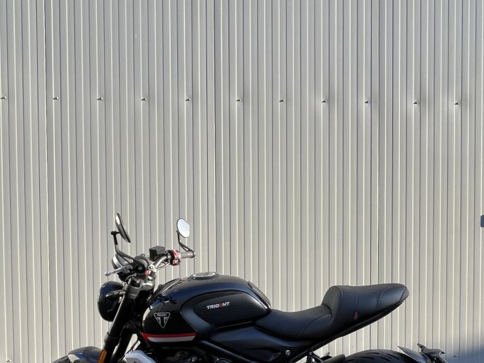 TRIUMPH TRIDENT 660 4