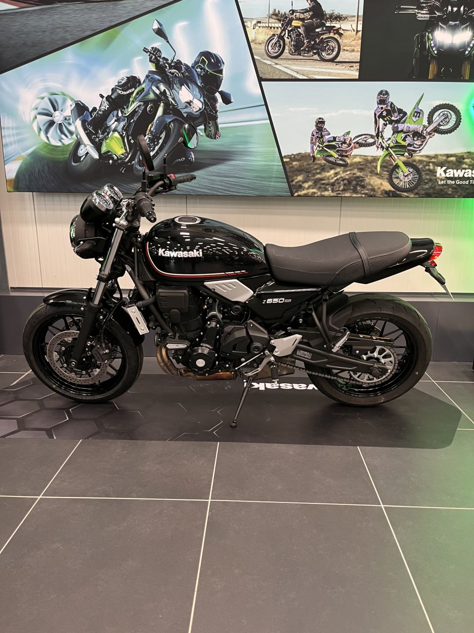 KAWASAKI Z650RS 4